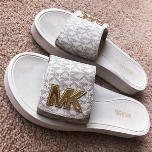 MICHAEL KORS Printed Platform Slide Sandal (Size 7)
